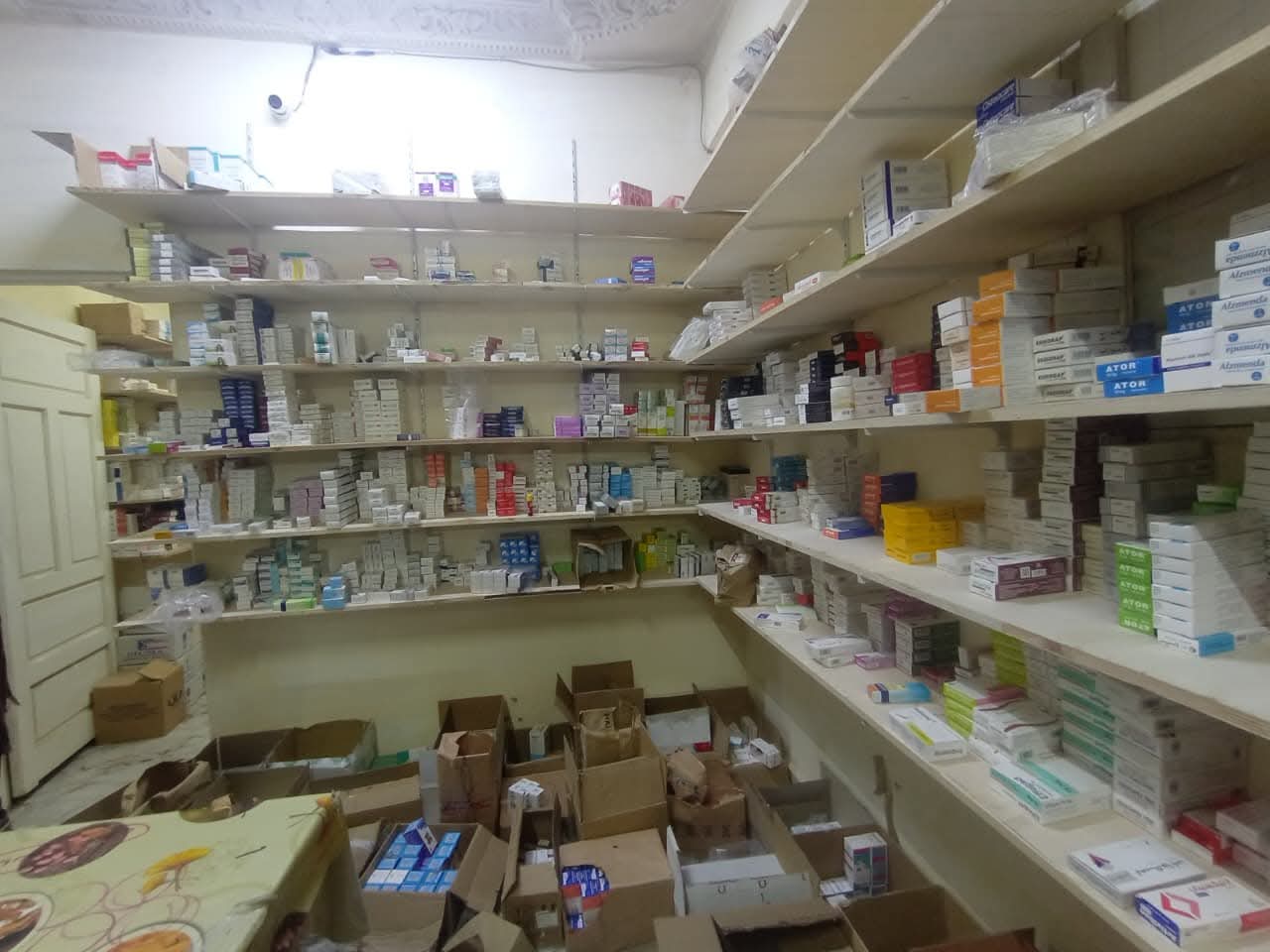 محافظ أسيوط: ضبط مخزن أدوية غير مرخص وصيدلية بها أدوية منتهية الصلاحية خلال حملة مكبرة بمركز أبوتيج