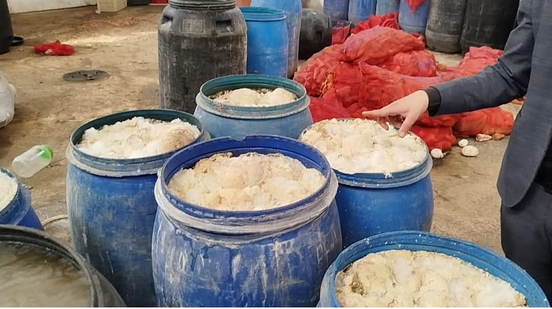 المحافظ : التحفظ علي ما يزيد عن 12 طن مخللات فاسدة وغير صالحة للإستهلاك الآدمي و مايقرب من 20 ألف عبوة جاهزة للتعبئة وعرضها علي النيابة العامة 