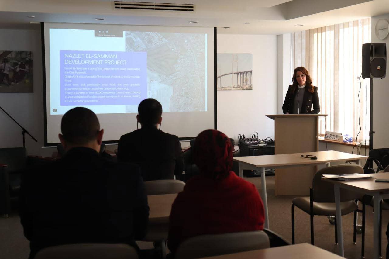 نائب محافظ الجيزة تشهد جلسة حوارية حول تمكين المجتمعات من خلال السياحة المستدامة بمقر الجايكا بالقاهرة