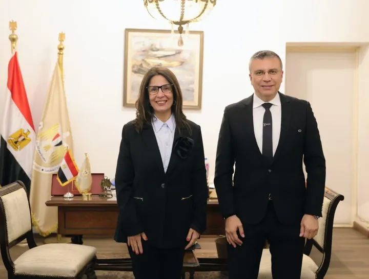 وزيرة الثقافة تبحث مع رئيس اتحاد إذاعات وتلفزيونات دول التعاون الإسلامي تعزيز التعاون الثقافي والإعلامي