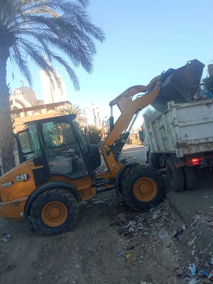 تنفيذًا لتوجيهات محافظ الفيوم استمرار الحملات المكثفة للنظافة ورفع الإشغالات وتحسين المظهر الحضاري بمركز ومدينة إطسا