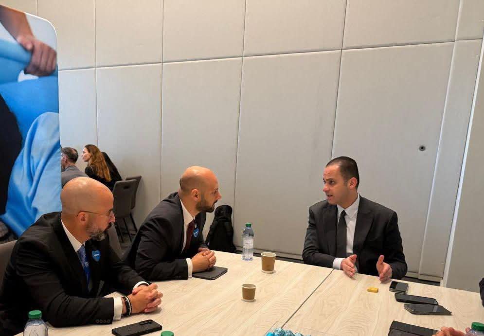 نائب وزير الصحة يعقد لقاءات موسعة مع مركز ليزر الطبي وشركة فيليبس على هامش World Health Expo بدبي