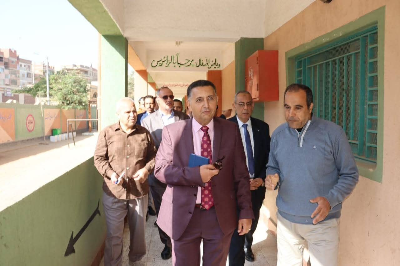 محافظ القليوبية يُجري جولة مفاجئة على مدرستين بشبين القناطر وطوخ ويتفقد طريق شبين–طوخ ويوجه بتزليل العقبات أمام تطويره