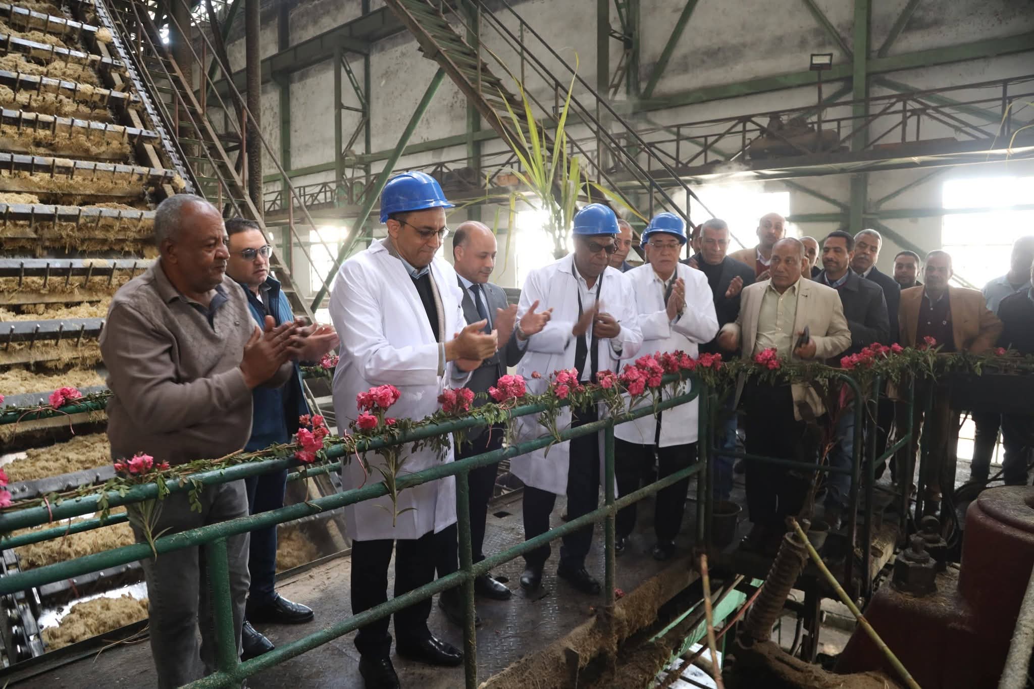 محافظ قنا يفتتح موسم عصير القصب بمصنع سكر دشنا