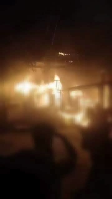 عااجل..حريق ضخم داخل محل بالمنتزه في الزقازيق محافظة الشرقية