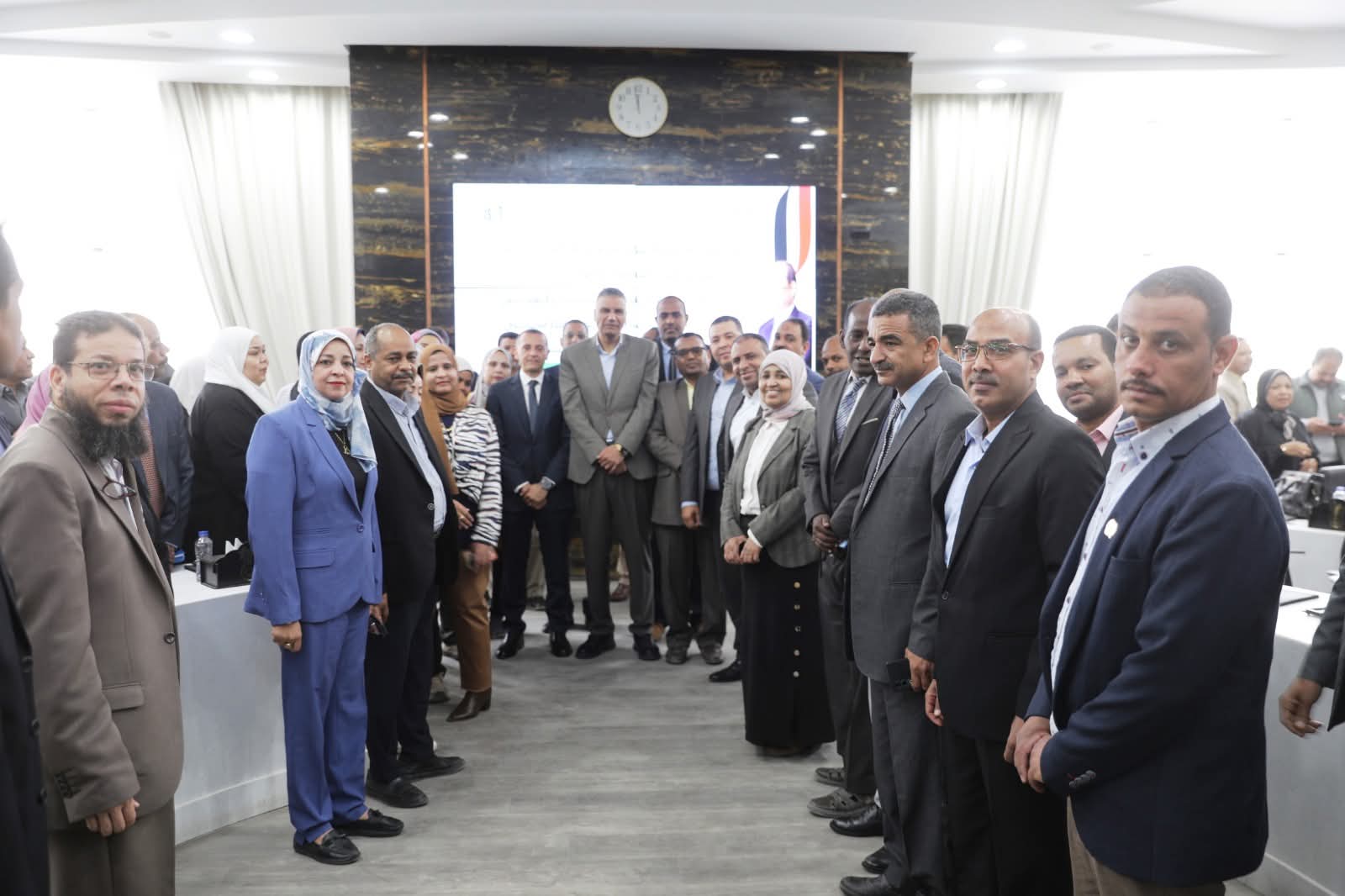 رسائل وفاء من إسماعيل كمال فى ختام مسيرته التنفيذية : أسوان تستحق المزيد ودعم كامل للمهندس عمرو لاشين لإستكمال مسيرة البناء والتنمية 