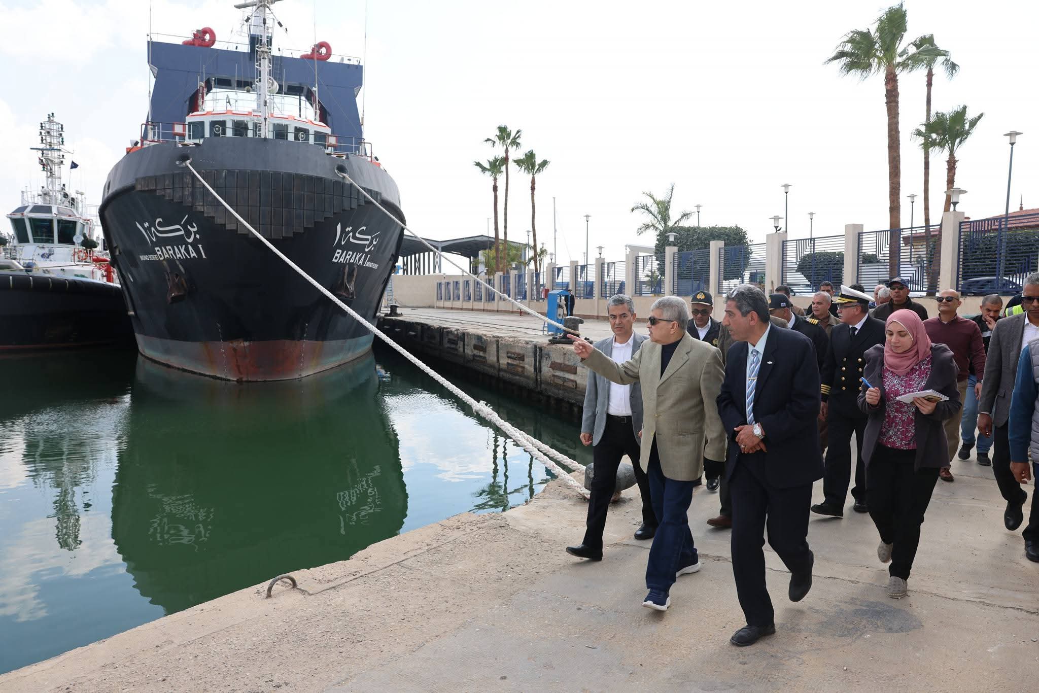 الفريق أسامة ربيع يتابع انتظام حركة الملاحة بالقناة وجاهزية أطقم الإرشاد