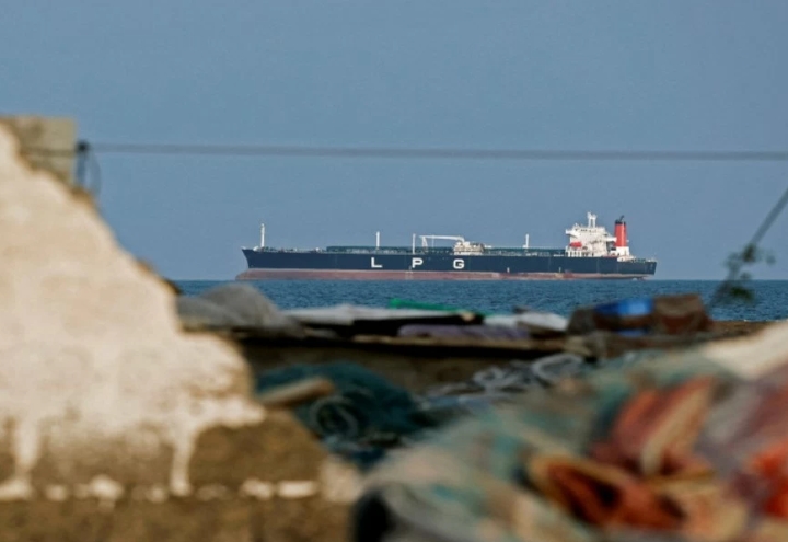 المهلة المحددة من الرئيس الأمريكي بخصوص مضيق هرمز وخمس نقاط مهمة 