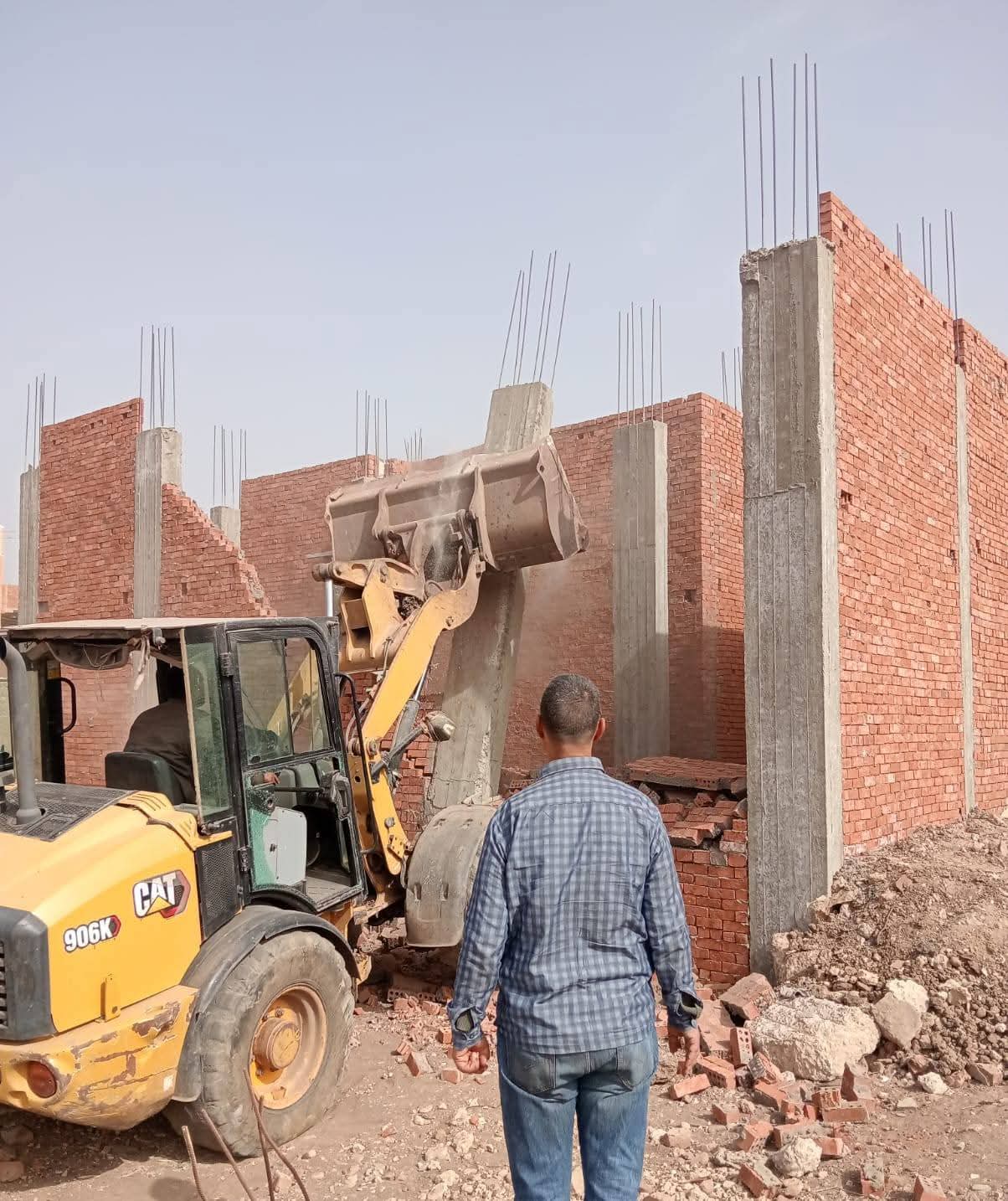 محافظ القليوبية يتابع جهود المرحلة الثالثة من “الموجة 28” لإزالة التعديات بمركز قليوب