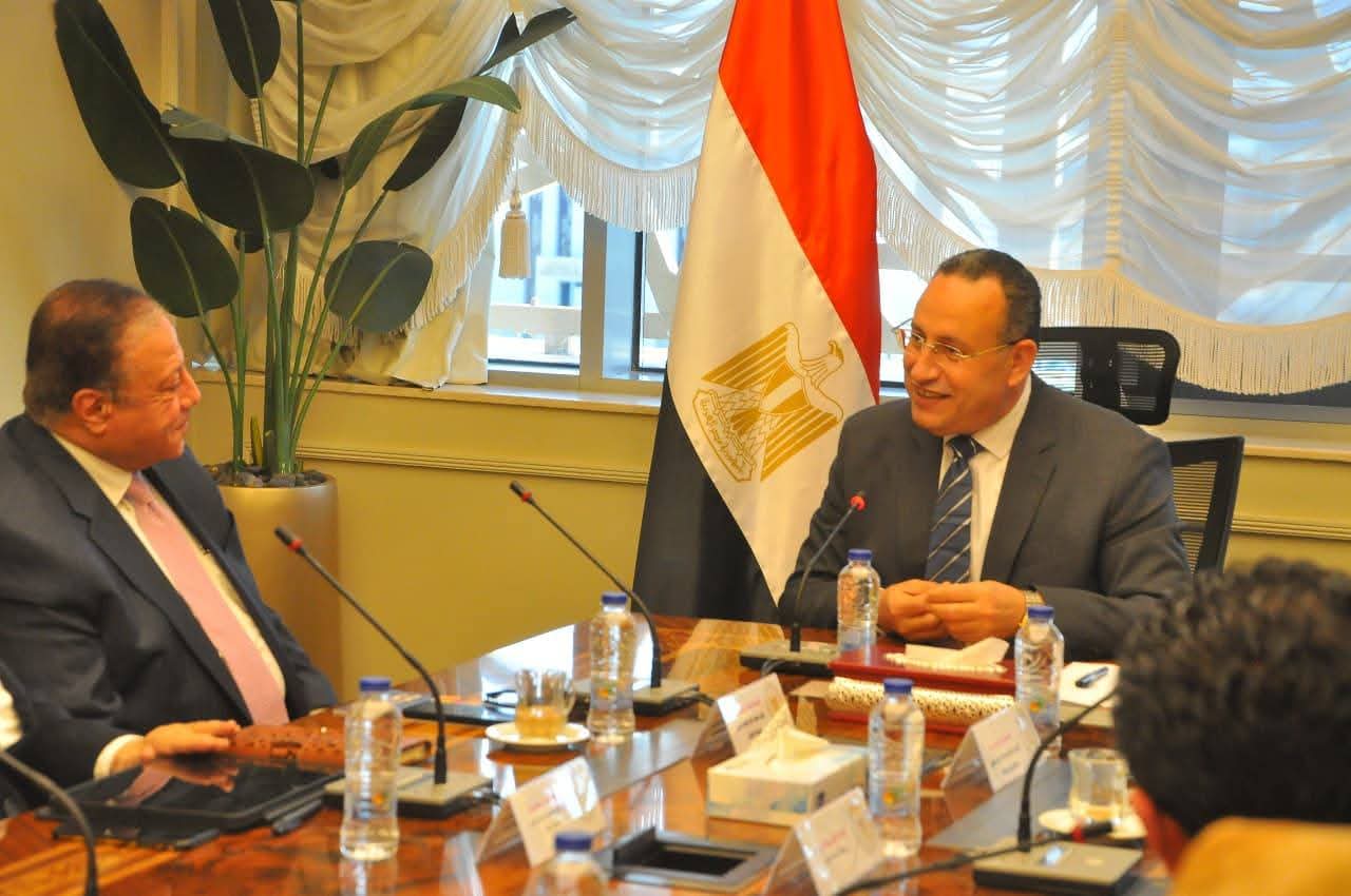 وزير التعليم العالي يعقد اجتماعًا مع رئيس الجهاز المصري للملكية الفكرية لبحث سبل تعزيز التعاون المشترك