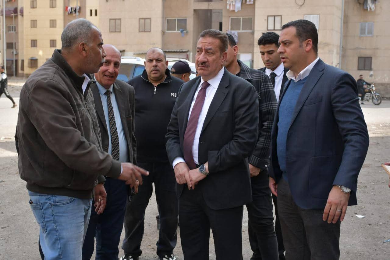 محافظ بورسعيد يتفقد منطقة الأمل ويوجه بتطوير نوازل الصرف الصحي بالعمارات السكنية