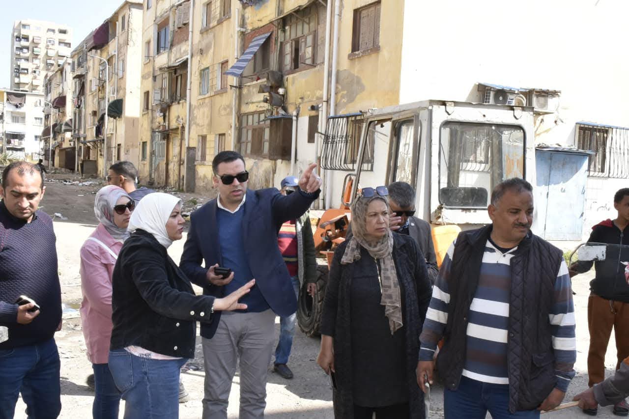 نائب محافظ بورسعيد يجري جولة ميدانية موسعة لمتابعة أعمال النظافة ورفع الرتش بعدد من الأحياء