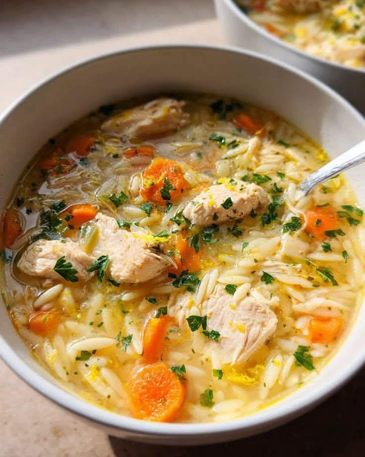 مطبخ الكنانة شوربة لسان العصفور بالدجاج والليمون