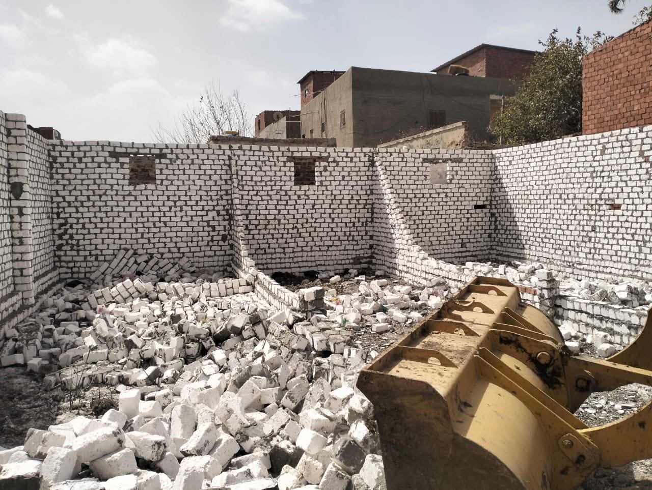 محافظ كفرالشيخ يتابع أعمال تنفيذ الموجة الـ 28 لإزالة التعديات على أملاك الدولة والأراضي الزراعية ومخالفات البناء بسيدي سالم