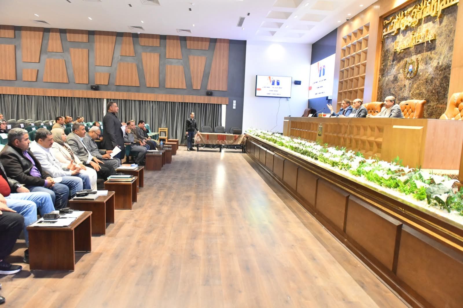 محافظ أسيوط يتابع ملفات تقنين أراضي الدولة والتصالح ويشدد على إزالة المتغيرات المكانية فورًا