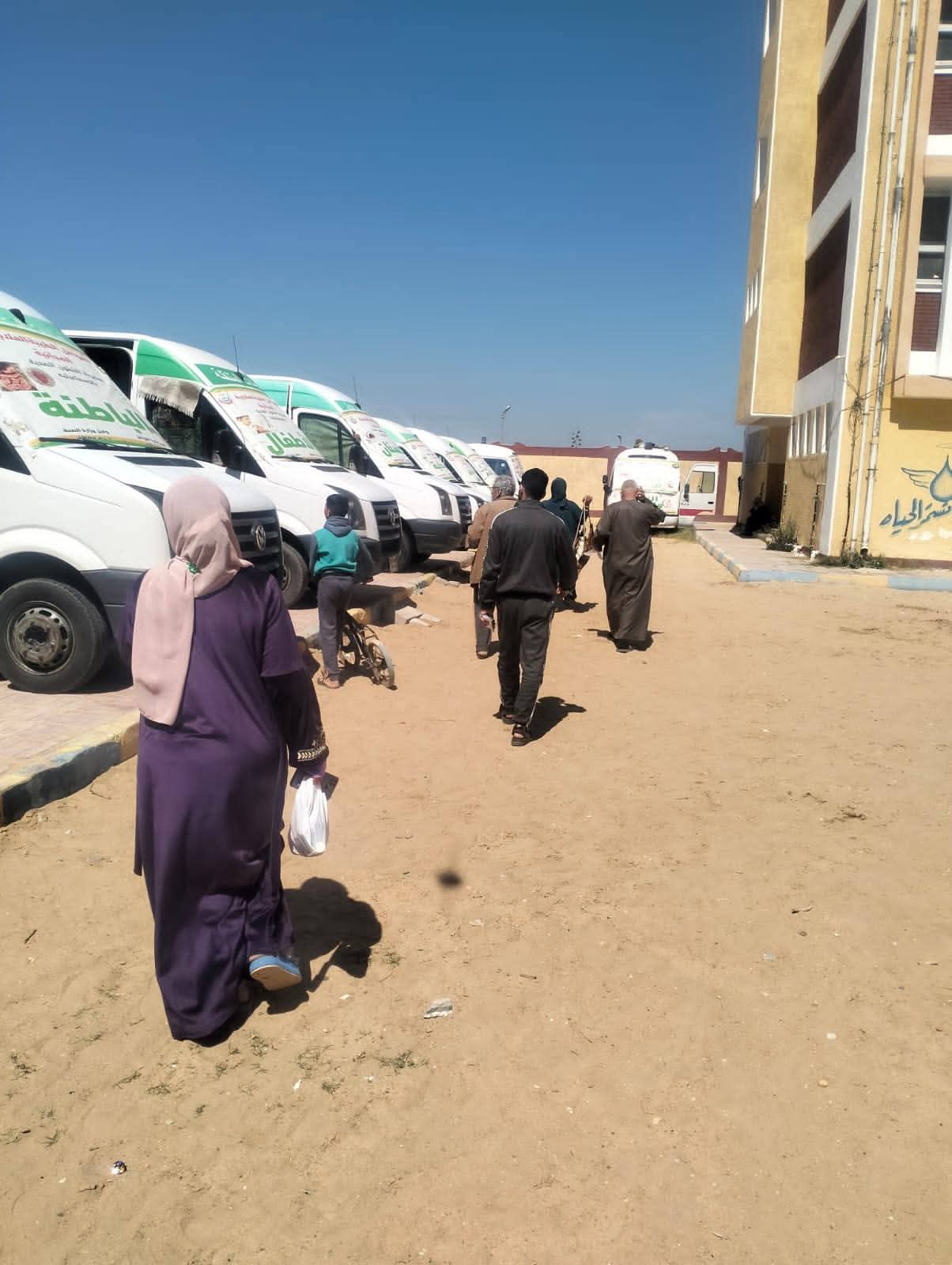 الكشف على ٦٣٤ مواطنًا من خلال ٧ عيادات تخصصية خلال يومي القافلة الطبية بقرية الظاهرية بالتل الكبير