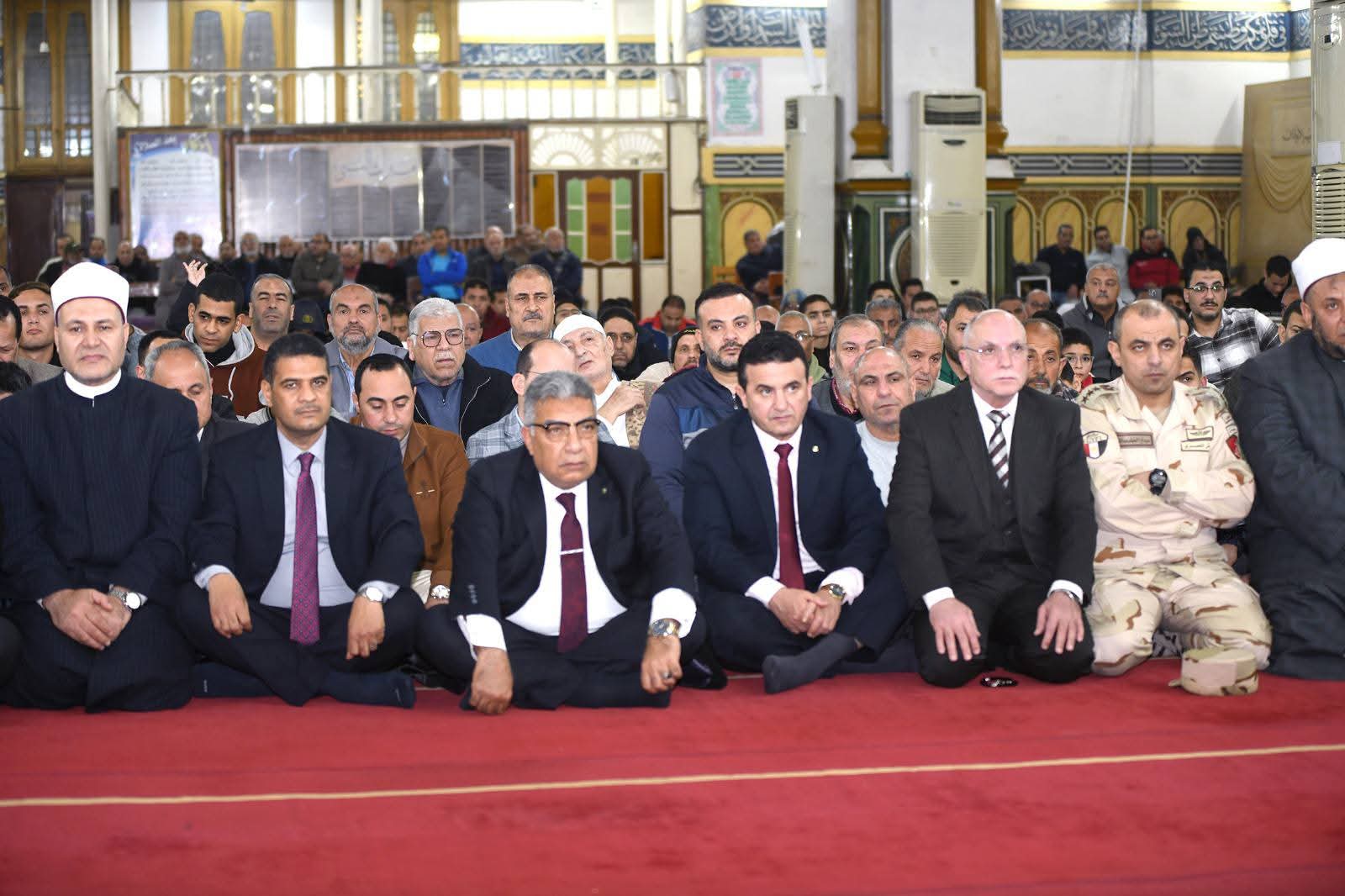 محافظ الدقهلية يشهد احتفال مديرية الأوقاف بليلة القدر ويكرم الفائزين في مسابقة القرآن الكريم على مستوى المحافظة