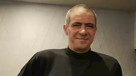 وفاة الشاعر الغنائى هاني الصغير صباح اليوم