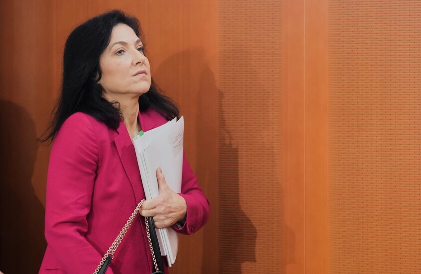 وزيرة الاقتصاد الألمانية تحدد ركيزة مستقبل الصناعة في بلادها لدينا كنز هائل تحسدنا عليه واشنطن