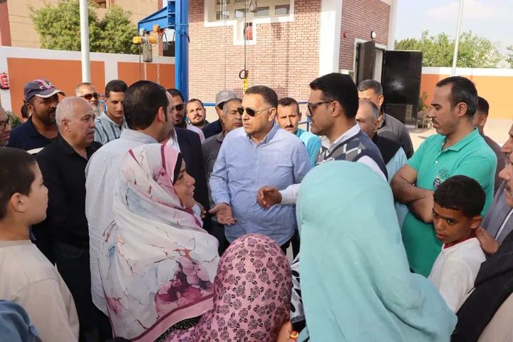 محافظ القليوبية يطلق التيار الكهربائي بمحطة صرف صحي "كفر النخلة" بطوخ ويعلن تشغيل المشروع رسميًا