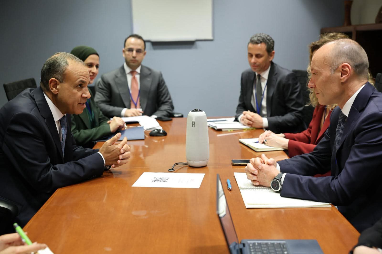 وزير الخارجية يلتقي بوفد الوكالة الإيطالية للتعاون التنموي لبحث سبل تعزيز التعاون الثنائي