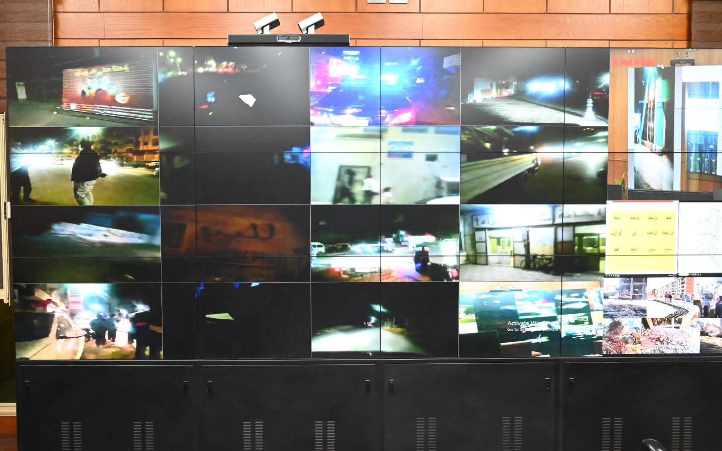 محافظ الغربية يواصل متابعته اليومية لتطبيق مواعيد الغلق بالمراكز والمدن من داخل مركز سيطرة الشبكة الوطنية للطوارئ والسلامة العامة