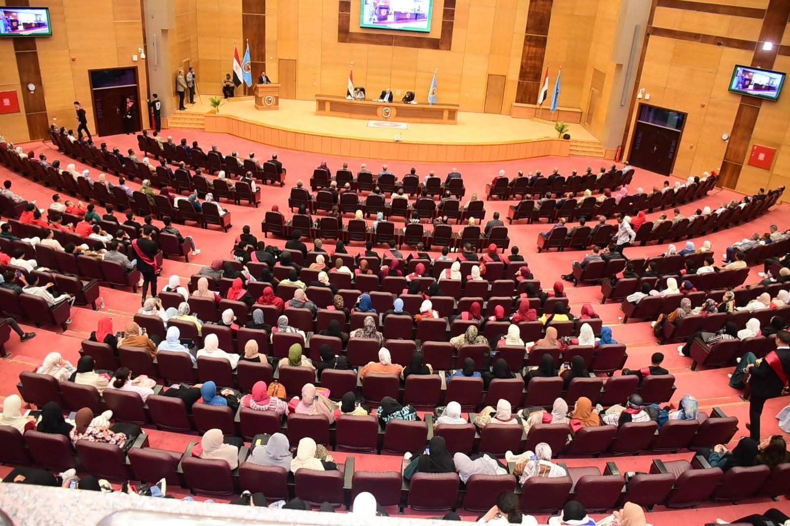 التعليم العالي:  جامعة سوهاج تنظم المؤتمر الدولي الرابع للبيئة لتعزيز الاستدامة ومواجهة التحديات البيئية