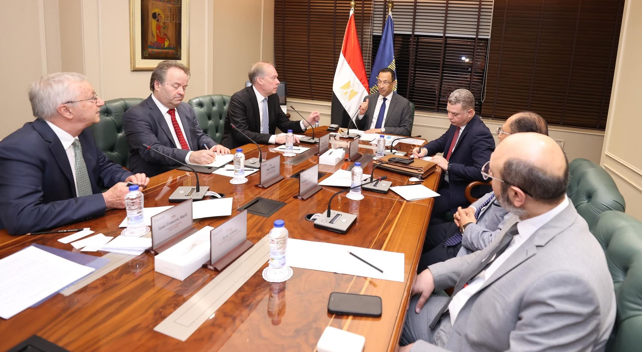 وزير الاتصالات وتكنولوجيا المعلومات يبحث مع مسئولي شركة HMD خطط التوسع في تصنيع وتصدير هواتف "نوكيا" من مصر بحضور نائب وزير الخارجية الفنلندي لشؤون التجارة الخارجية