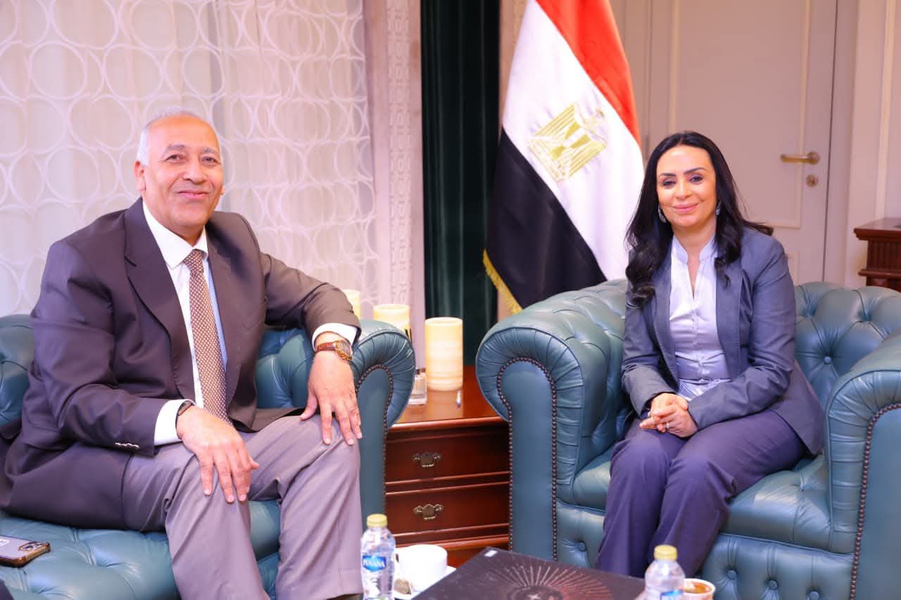 وزيرة التضامن الاجتماعي تلتقي رئيس مجلس إدارة شركة " إير كايرو"