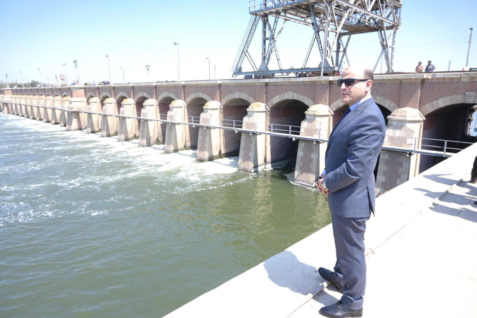 محافظ الغربية يتفقد قناطر دهتورة بزفتى.. تحفة هندسية عمرها 123 عامًا على فرع دمياط وأحد أبرز المعالم التاريخية بعروس الدلتا