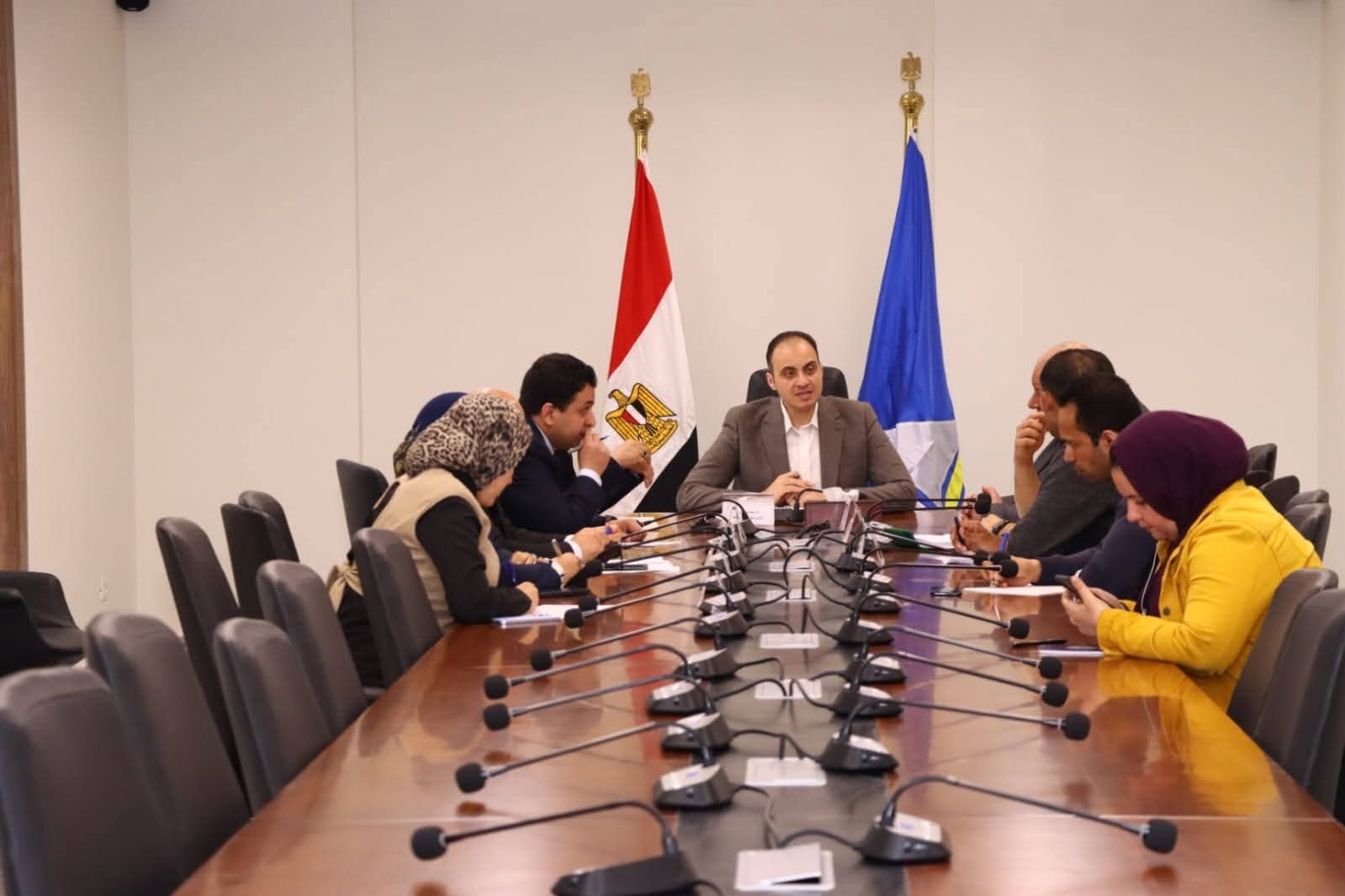 تنفيذًا لتوجيهات محافظ دمياط بالاستعداد لموسم الصيف برأس البر.. نائب محافظ دمياط يترأس اجتماعاً لمجلس إدارة مشروع "الطفطف الكهربائي" برأس البر