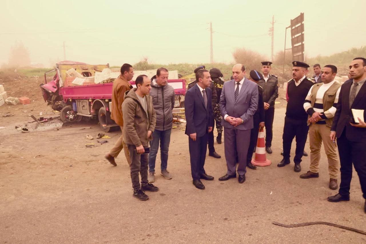 فور إبلاغه بحادث السادات  محافظ المنوفية ينتقل الي موقع الحادث في السابعة صباحا لتقديم الدعم اللازم ويقدم خالص تعازيه لأسر المتوفين ويتمني الشفاءالعاجل للمصابين