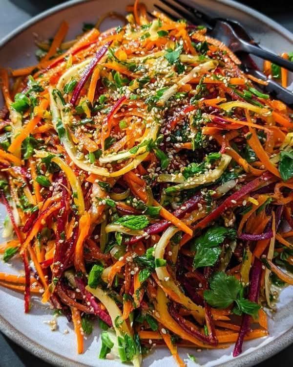 مطبخ الكنانة "سلطة الجزر والسمسم