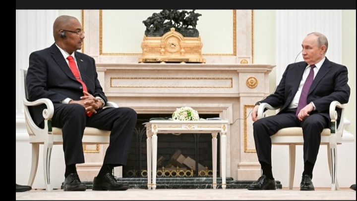 في أول قمة بين البلدين عبر التاريخ.. بوتين يجتمع مع رئيس سيشل في الكرملين
