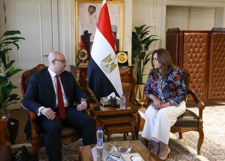 وزيرة التنمية المحلية والبيئة تتابع مع محافظ الفيوم الموقف التنفيذي لخطة إعادة التوازن البيئي ببحيرة قارون