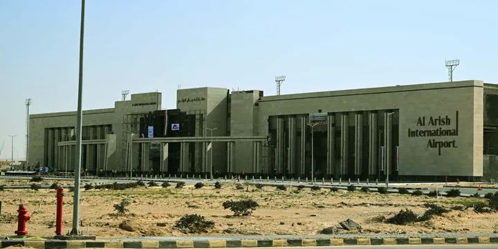 رئيس الوزراء يتابع الموقف التنفيذي لمشروع تطوير مطار العريش الدولي