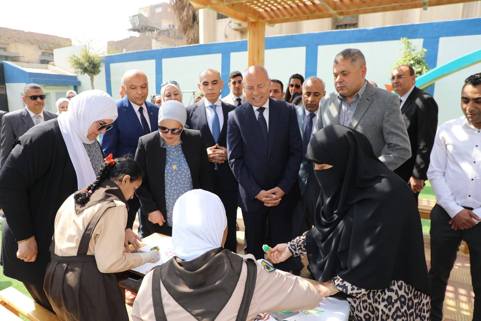 افتتح د. إبراهيم صابر محافظ القاهرة أعمال تطوير ورفع كفاءة مدرسة التربية الفكرية بروض الفرج التى نفذتها الهيئة العامة للابنية التعليمية بوزارة التربية والتعليم