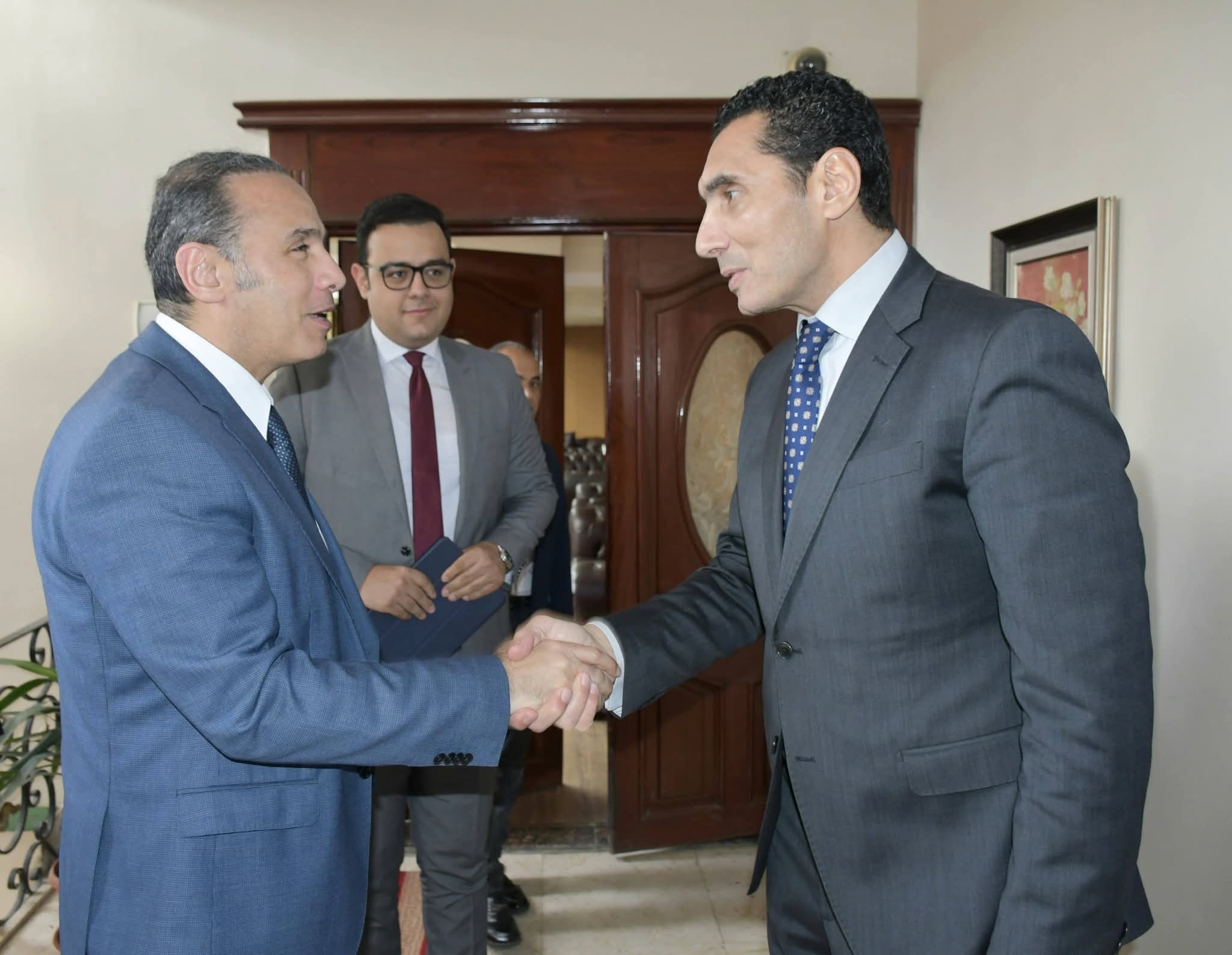 وزير الشباب والرياضة يبحث مع رئيس هيئة الرقابة المالية تعزيز أطر التعاون المشترك 