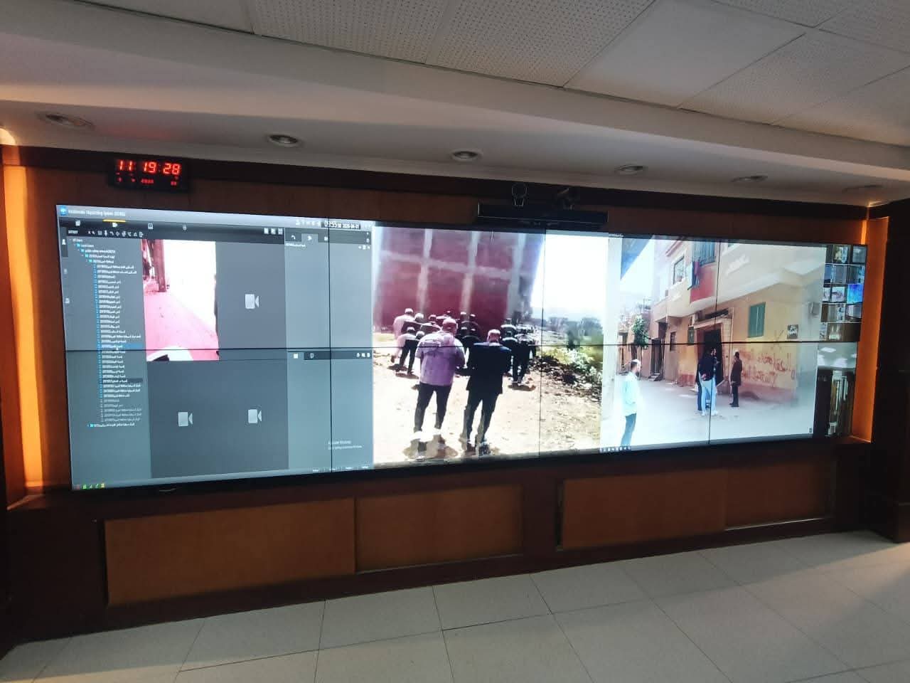 من داخل مركز السيطرة   نائب محافظ الجيزة يتابع حملات طرق الأبواب لأستكمال أجراءات التصالح بمخالفات البناء بمراكز ومدن المحافظة