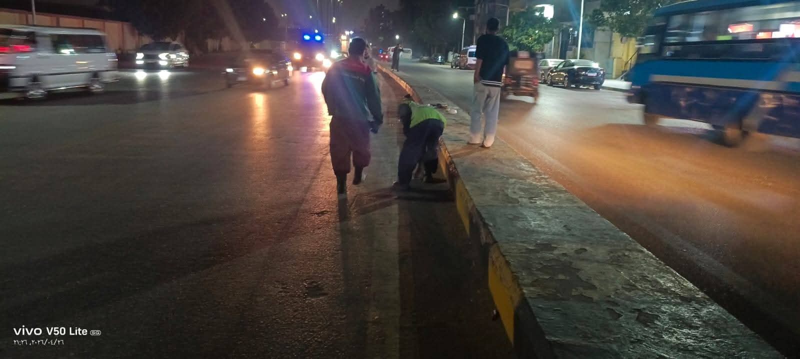 محافظ الجيزة يقود جولة ليلية لمتابعة مستوى الخدمات والانضباط بمناطق القصبجي والمنيب في جنوب الجيزة