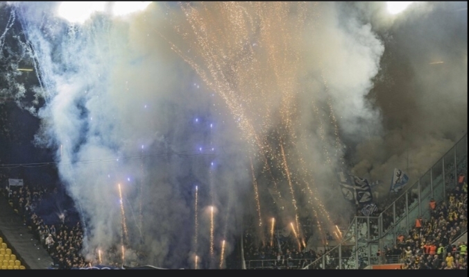 حرق علم هيرتا برلين.. أحداث شغب وفوضى عارمة في الدوري الألماني