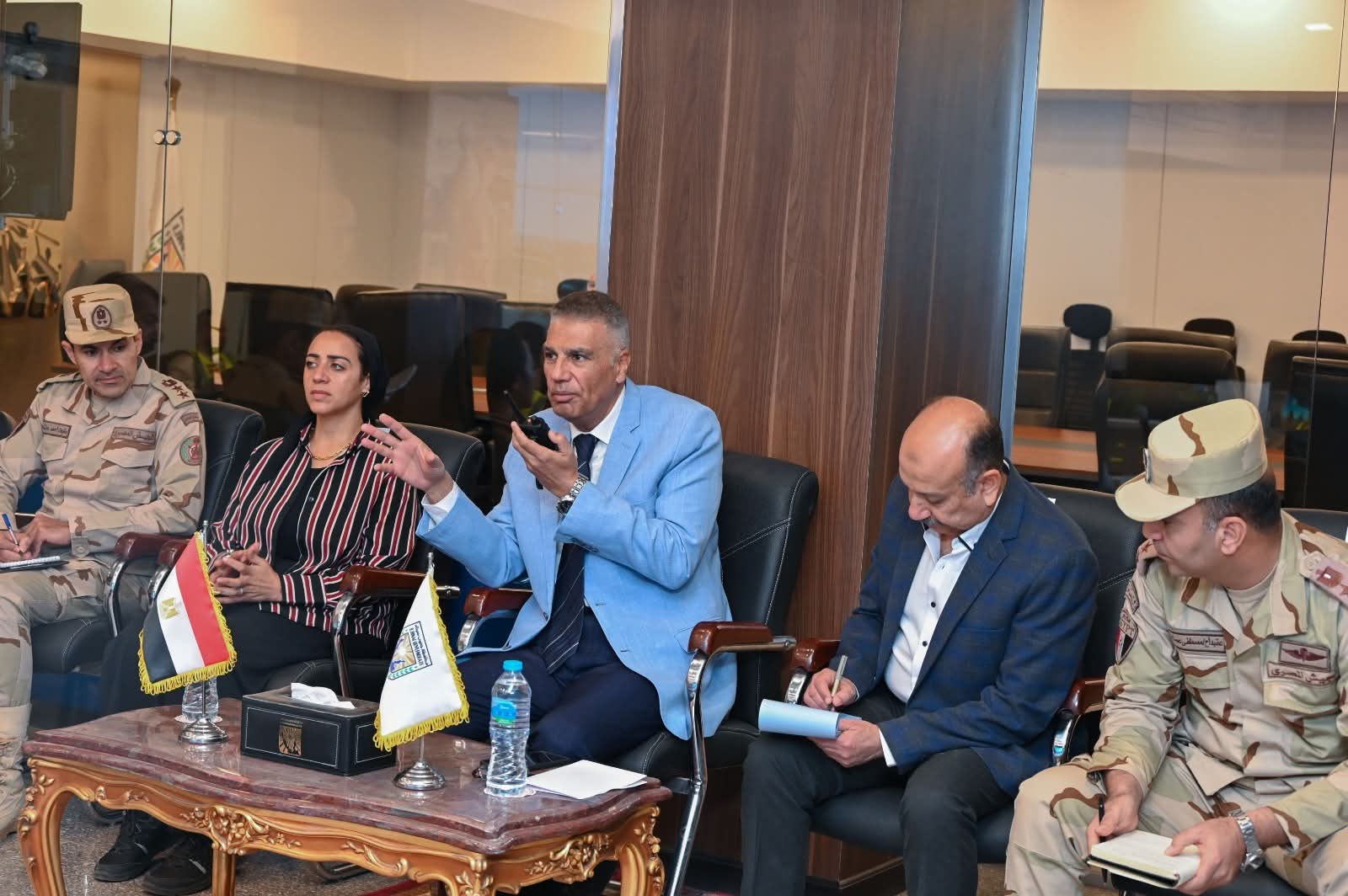 محافظ جنوب سيناء يشهد اصطفاف شامل للمعدات والمركبات ضمن مشروع صقر 165 عبر الشبكة الوطنية للطوارئ والسلامة العامة