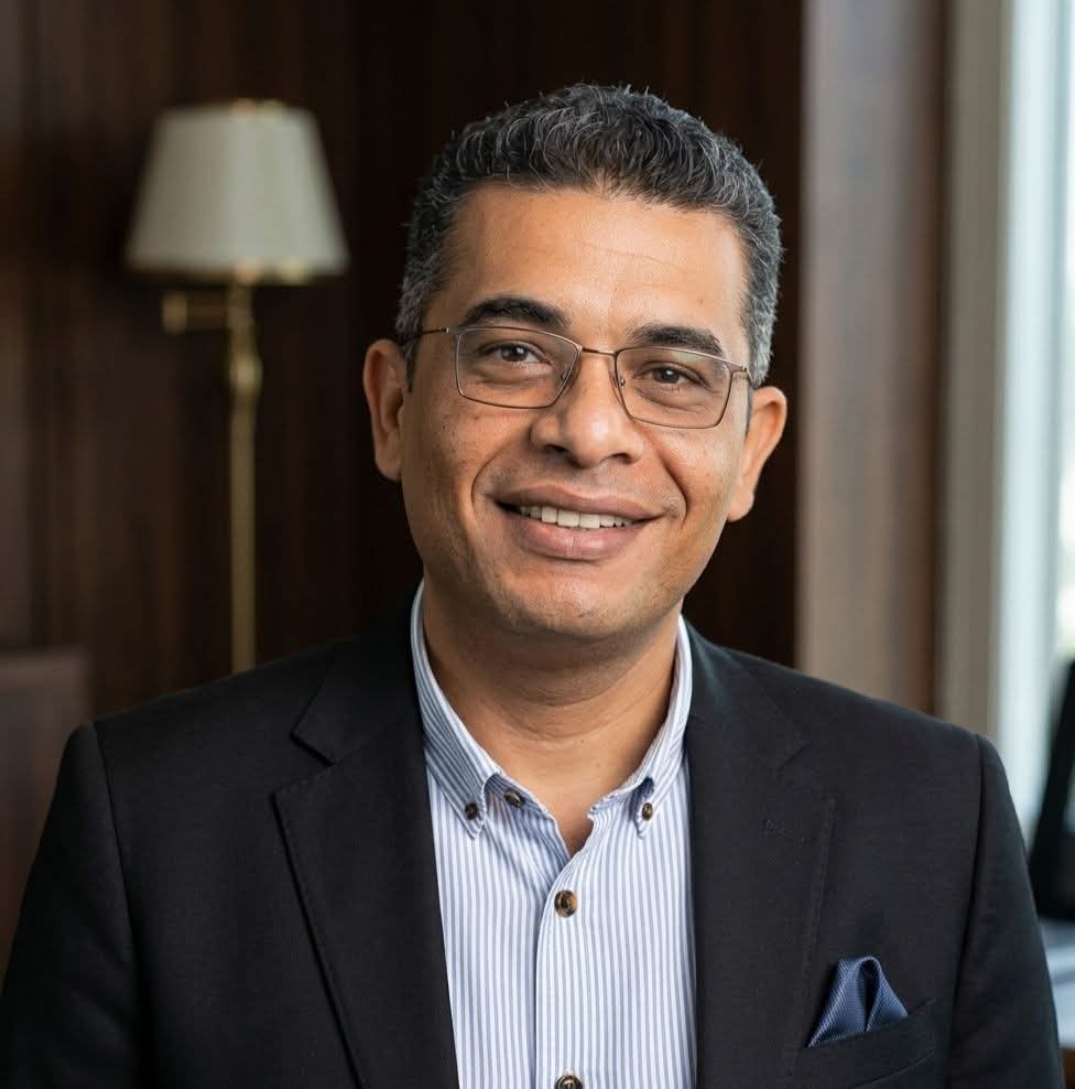 محافظ البحر الأحمر يطلق منظومة "الرقابة الرقمية" للقضاء على المخلفات