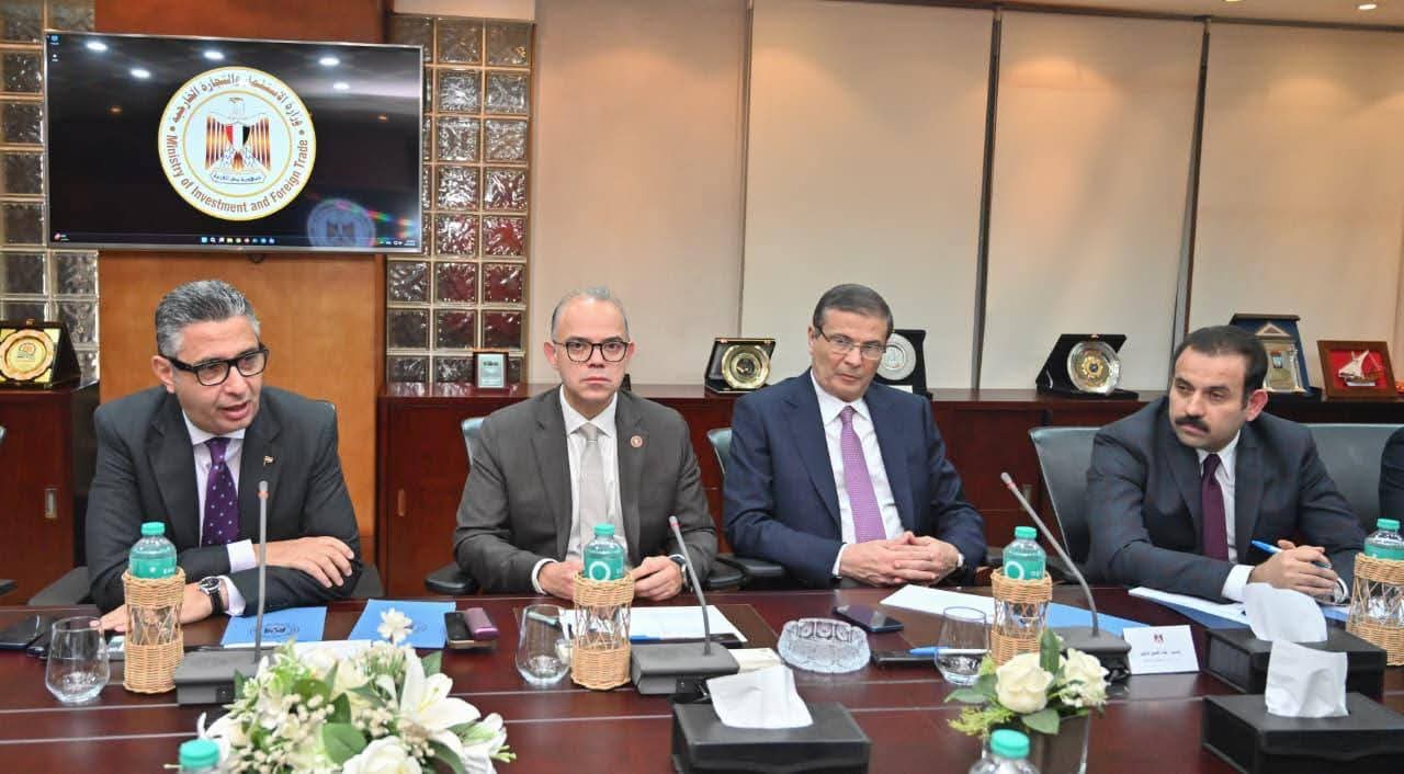 وزراء "الاستثمار والتجارة الخارجية" و"الزراعة" و"التموين والتجارة الداخلية" و"جهاز مستقبل مصر" يبحثون تعزيز دور البورصة السلعية في ضبط وحوكمة تداول عدد من السلع الرئيسية 