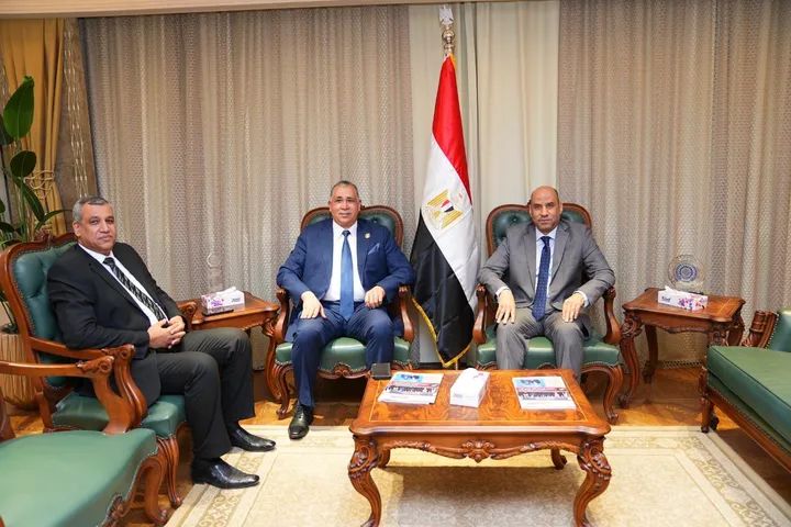 وزير العمل لنقيب المحامين: قانون العمل الجديد يدعم العدالة الناجزة ويعزز استقرار بيئة العمل