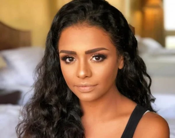 أسماء أبو اليزيد تعلن حملها من أمريكا