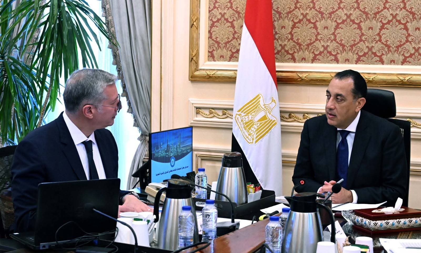 رئيس الوزراء يتابع مع وزير البترول عدداً من ملفات عمل الوزارة