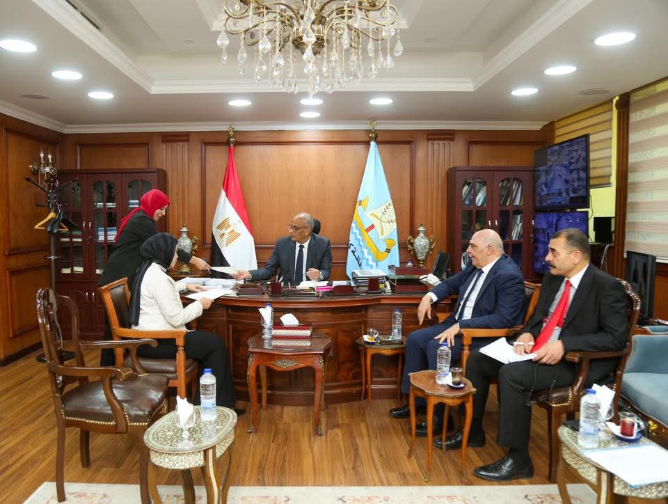 محافظ كفرالشيخ يجتمع بأعضاء مجلسي النواب والشيوخ لحل مشكلات الدوائر وتحقيق نقلة خدمية حقيقية لأهالينا