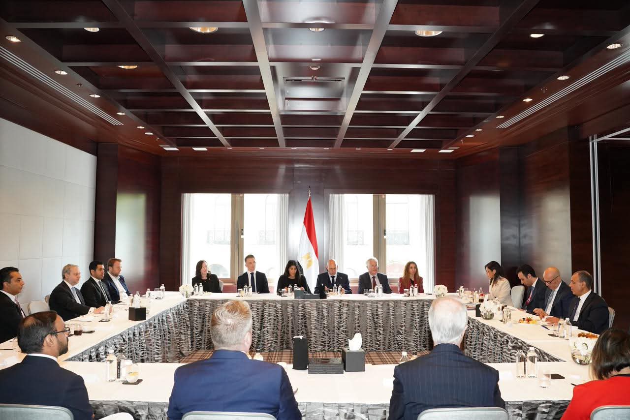 وزير الخارجية يؤكد حرص مصر على جذب الاستثمارات البريطانية خلال لقائه ممثلي الشركات وصناديق الاستثمار البريطانية في لندن