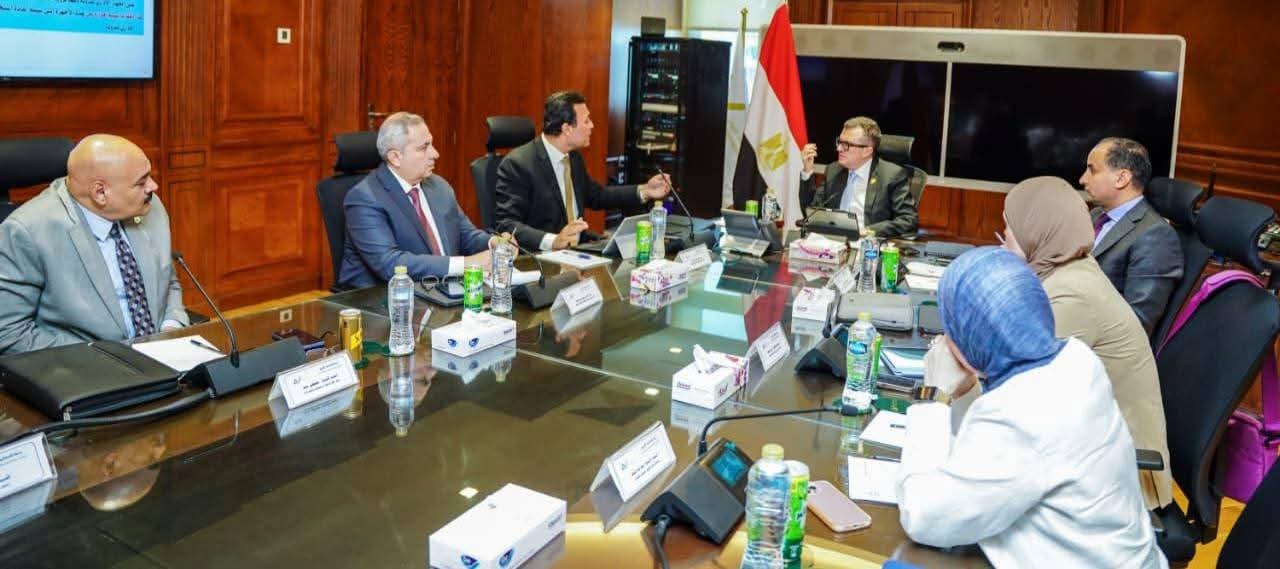 وزير التخطيط والتنمية الاقتصادية ورئيس “التعبئة والإحصاء” يبحثان الاستعدادات النهائية للتعداد العام 2027